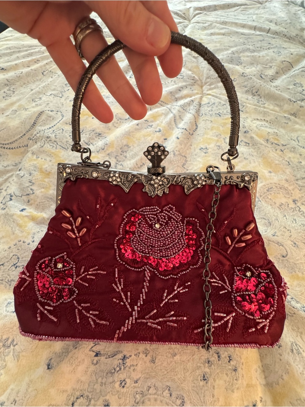 Vintage-Inspired Beaded Women's Retro Evening Bag with Chain- Burgundy Red
